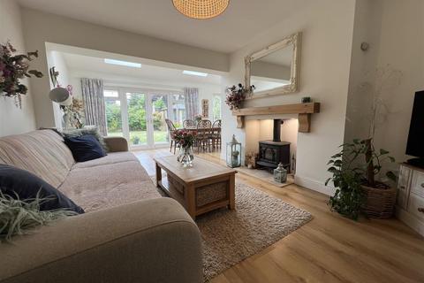 undefined, New Street, Tiddington CV37