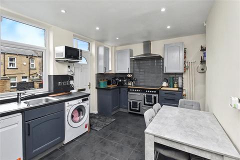 4 bedroom terraced house for sale, South View, Greengates