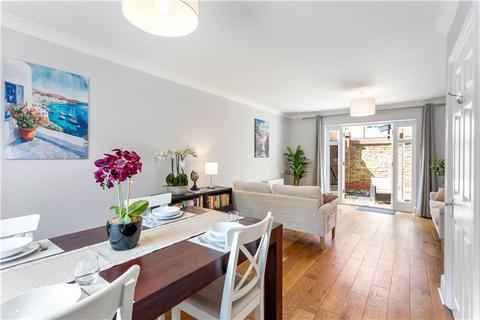 undefined, Cottesloe Mews, London, SE1
