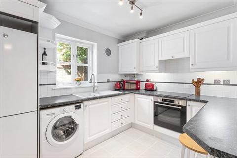 undefined, Cottesloe Mews, London, SE1