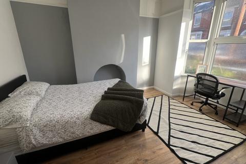 5 bedroom terraced house to rent, Lincoln LN2