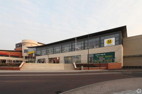 Retail property (high street) to rent, Regent Circ Swindon SN1 3DQ