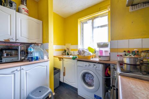 1 bedroom flat for sale, Barking Road, East Ham, London, E6