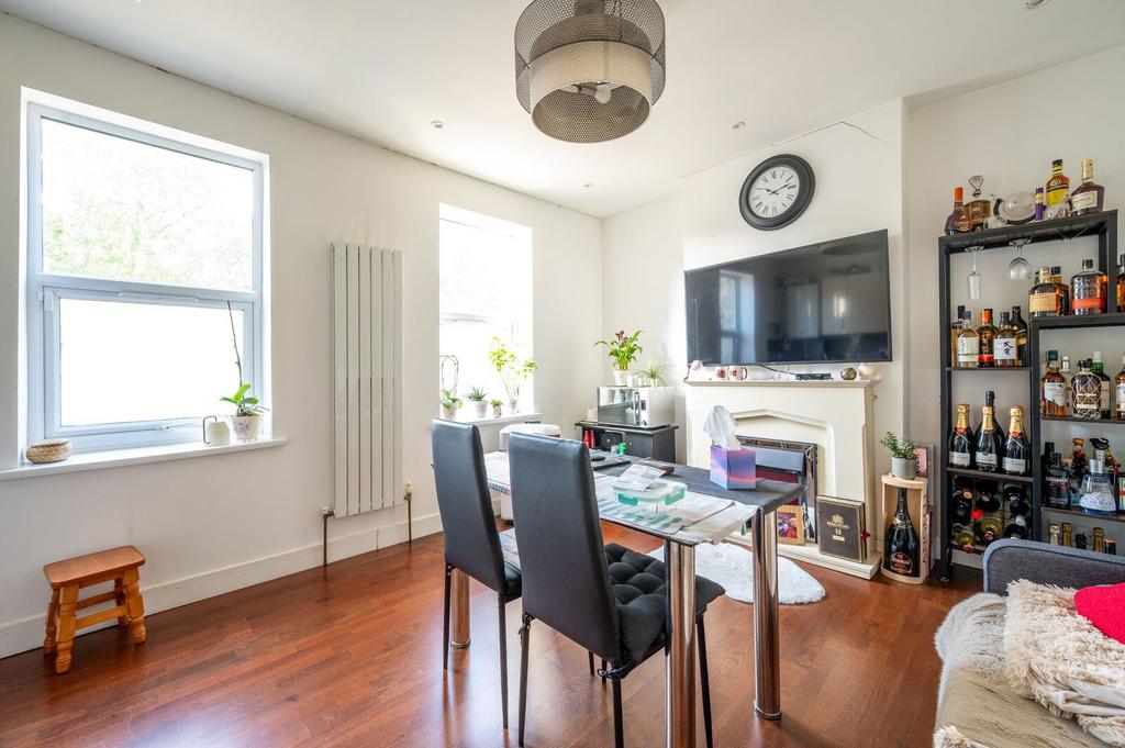 Dining room, fireplace