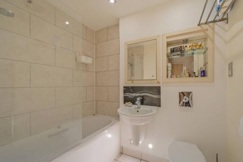 2 bedroom flat for sale, Millharbour, Docklands, London, E14