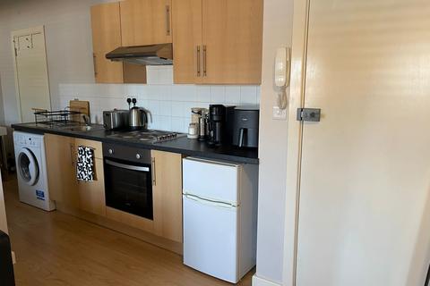 1 bedroom flat to rent, Maxwell House, Maxwell Road, Beaconsfield, HP9