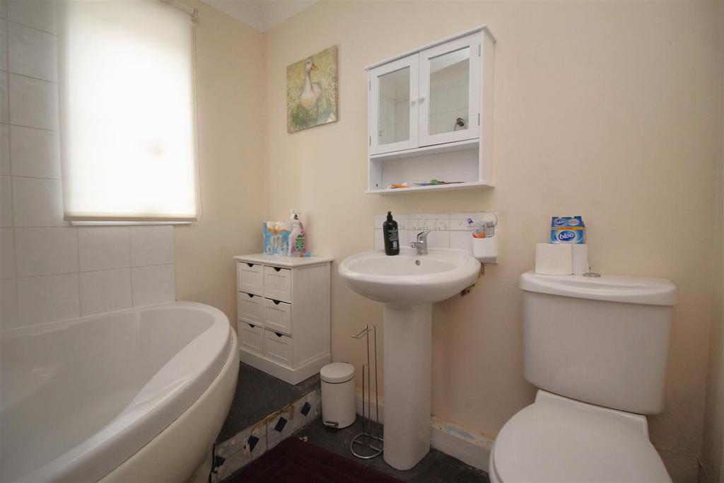 Bathroom.JPG