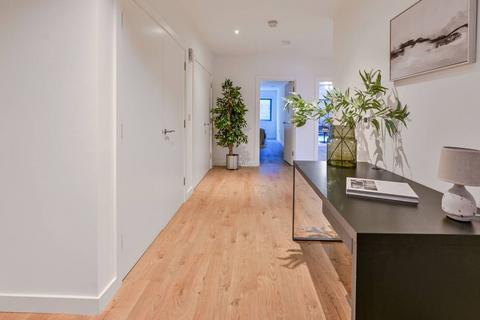 2 bedroom flat for sale, Allcroft Road, Kentish Town, London, NW5