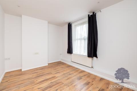 undefined, Malling Gardens, Morden SM4