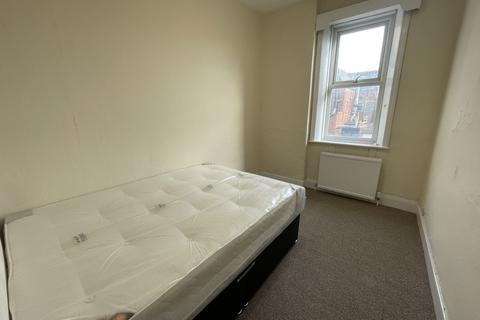 5 bedroom flat to rent, Strathmore Crescent, Newcastle upon Tyne NE4