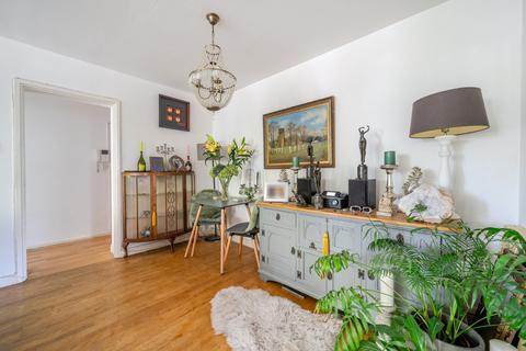 2 bedroom flat for sale, Shepherds Hill, London, N6