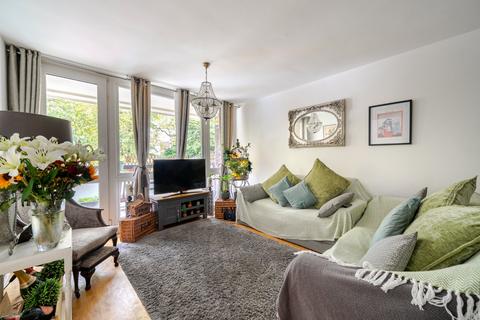 2 bedroom flat for sale, Shepherds Hill, London, N6