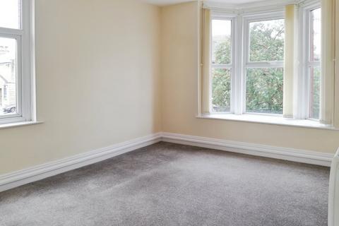2 bedroom apartment to rent, Illingworth Street, West Yorkshire WF5