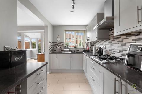 3 bedroom detached house for sale, Codling Road, Evesham WR11