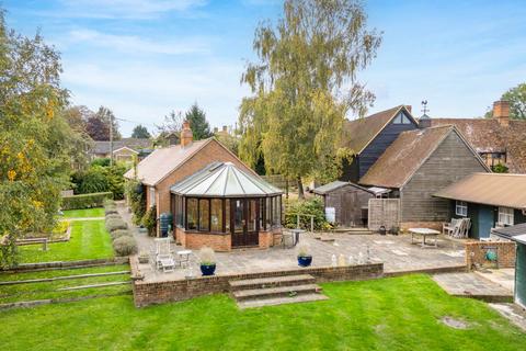 2 bedroom barn conversion for sale, Manor Field, Weedon, Buckinghamshire.