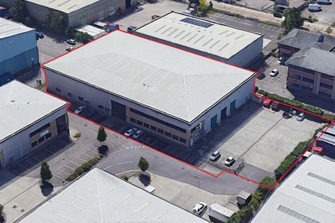 Warehouse to rent, Fleming Way Crawley RH10 9NQ
