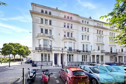 Palmeira Square, Hove, BN3