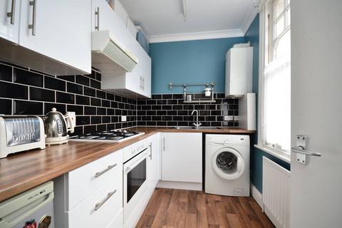 2 bedroom mobile home to rent, Huron Road, Heaver Estate, London, SW17