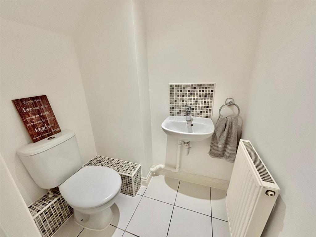 Cloakroom (WC)