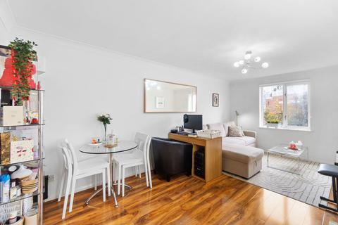 1 bedroom flat for sale, Sopwith Way, Kingston Upon Thames KT2