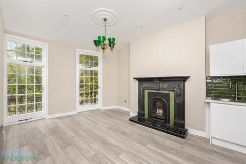 2 bedroom flat to rent, 27 Gloucester Place, East Sussex BN1