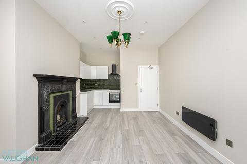2 bedroom flat to rent, 27 Gloucester Place, East Sussex BN1