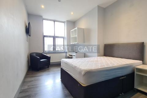 3 bedroom flat share to rent, The Works at Standard House, Half Moon Street, Huddersfield, HD1 2JF