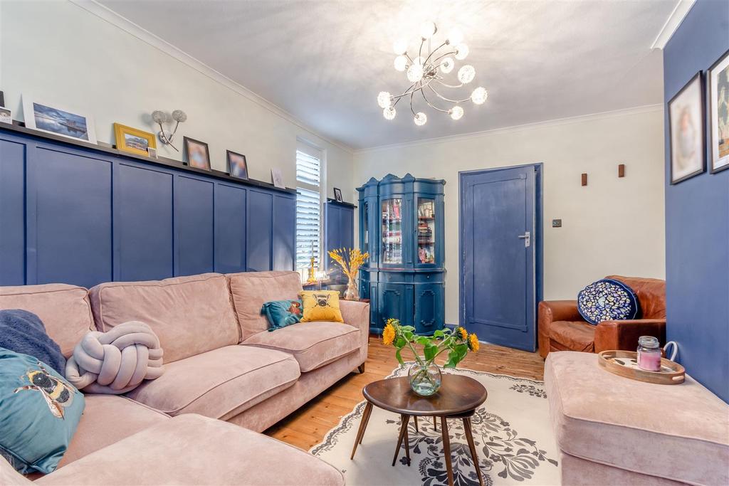 8666265-interior03.jpg