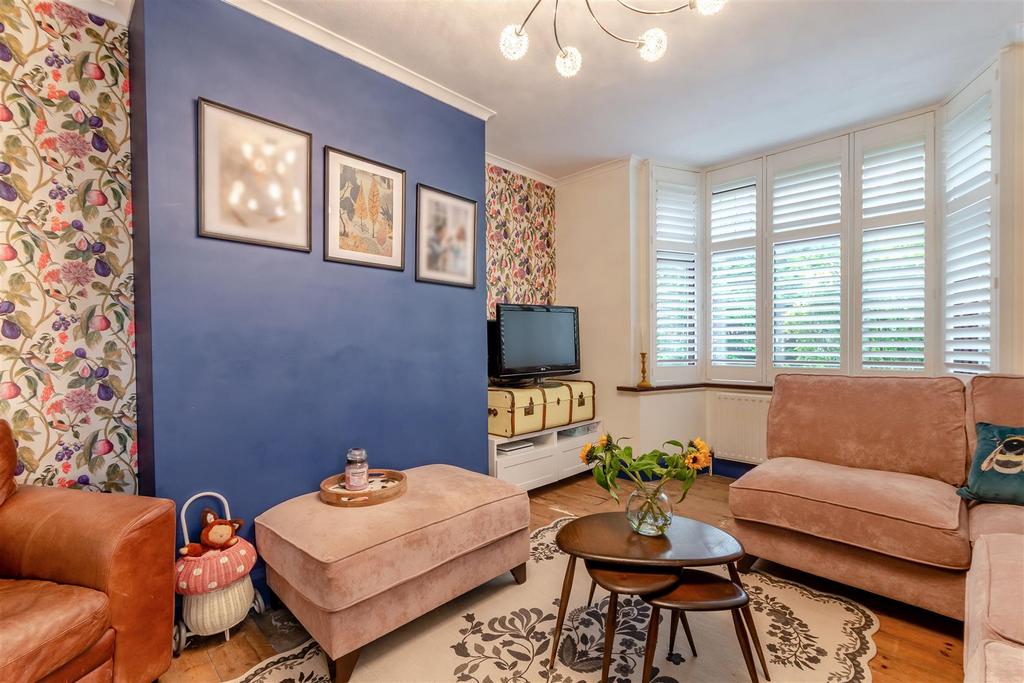 8666265-interior02.jpg