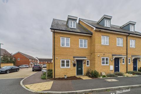 3 bedroom townhouse for sale, Darcy Close, Aylesbury, Buckinghamshire