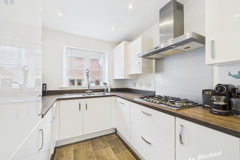 3 bedroom townhouse for sale, Darcy Close, Aylesbury, Buckinghamshire