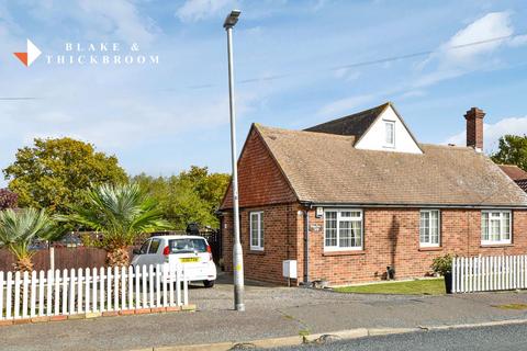 3 bedroom chalet for sale, Gorse Lane, Clacton-on-Sea