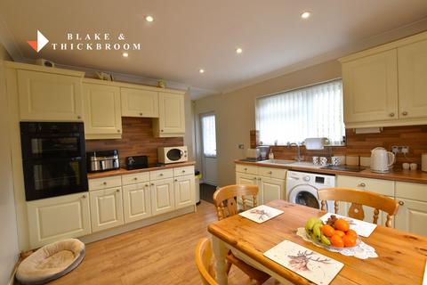 3 bedroom chalet for sale, Gorse Lane, Clacton-on-Sea