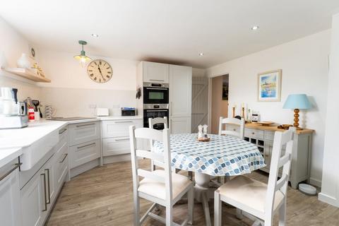 2 bedroom detached house for sale, Trecastle, Brecon, LD3