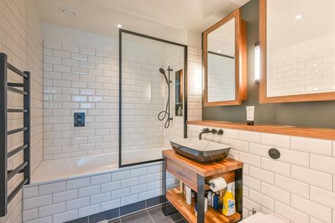 2 bedroom flat to rent, Merino Gardens, Wapping, E1W