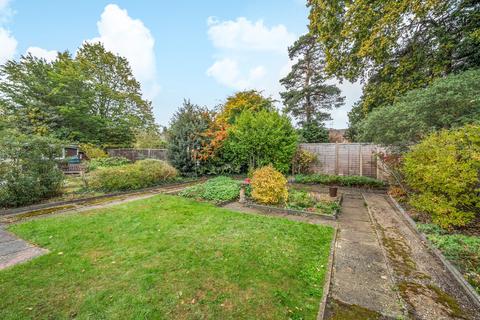 2 bedroom bungalow for sale, Fawcett Crescent, Woodley, Reading