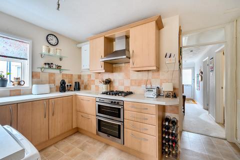 2 bedroom bungalow for sale, Fawcett Crescent, Woodley, Reading