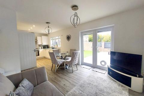 undefined, Clos Benallt Fawr, Pontarddulais, Swansea