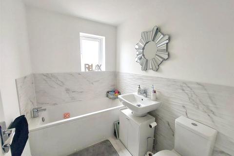 undefined, Clos Benallt Fawr, Pontarddulais, Swansea