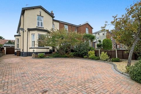 5 bedroom semi-detached house for sale, Talbot Street, Southport PR8