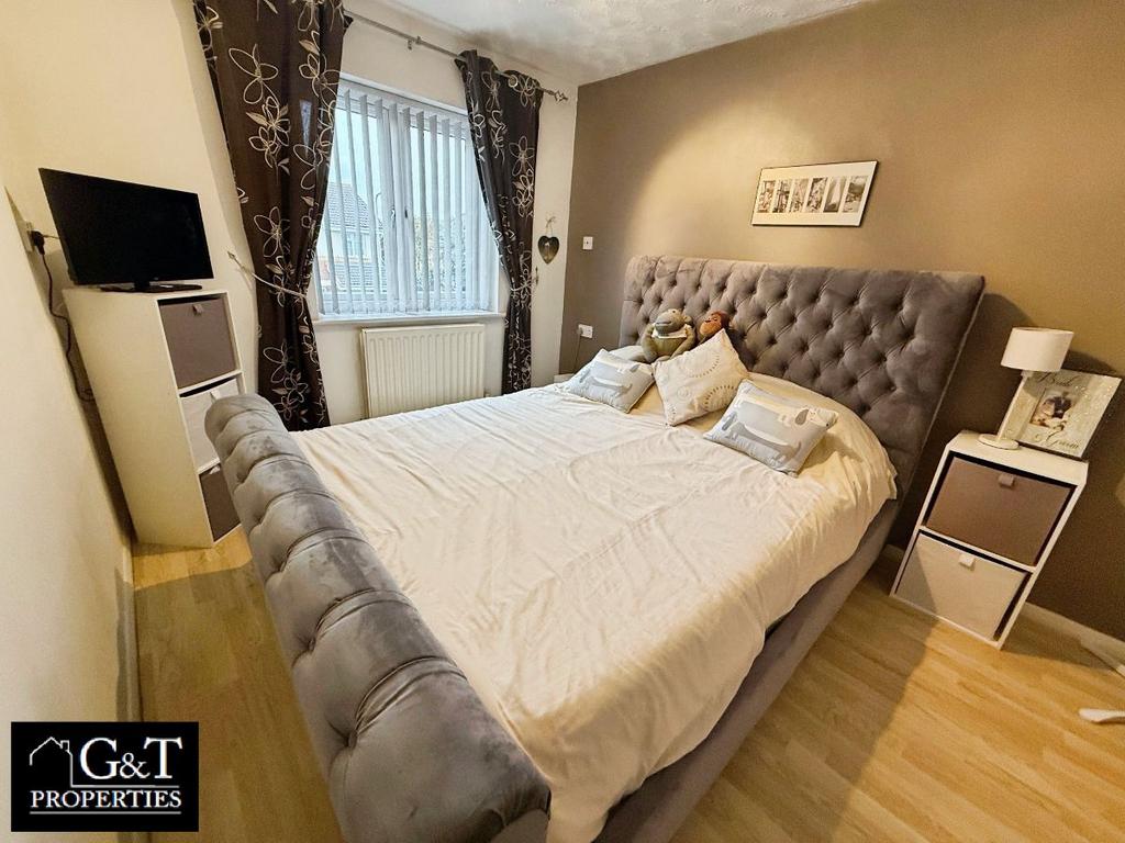 Second bedroom