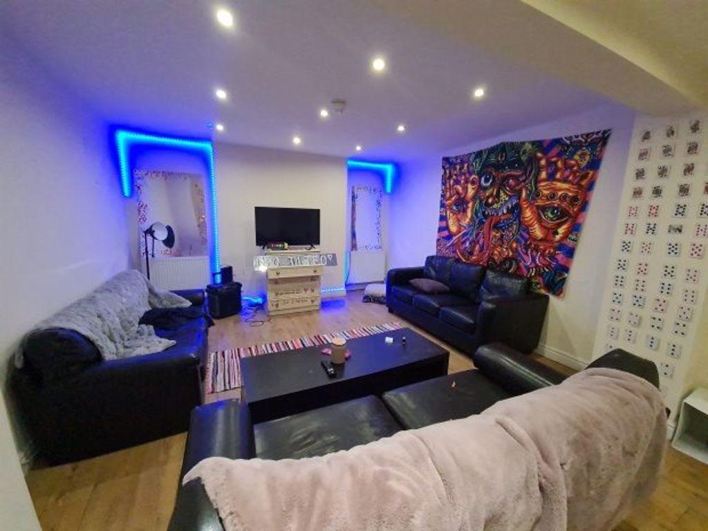 Contemporary living room featuring comfortable ...