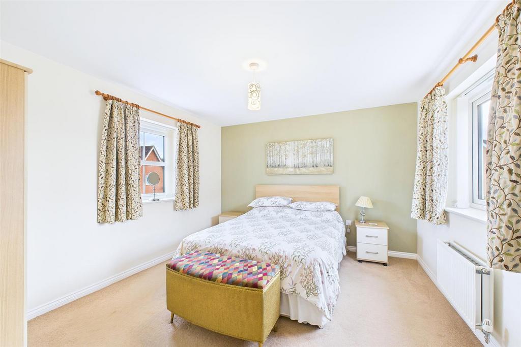 Bedroom 1.jpg