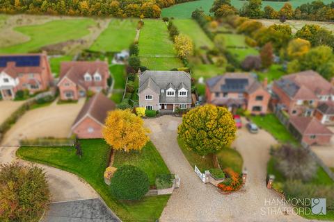 5 bedroom detached house for sale, Wymondham Road, Wreningham