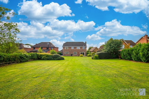 5 bedroom detached house for sale, Wymondham Road, Wreningham