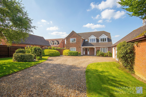 5 bedroom detached house for sale, Wymondham Road, Wreningham