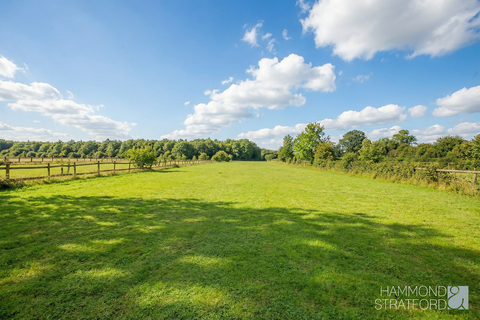5 bedroom detached house for sale, Wymondham Road, Wreningham