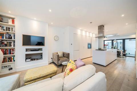 3 bedroom terraced house to rent, Colehill Lane, London SW6