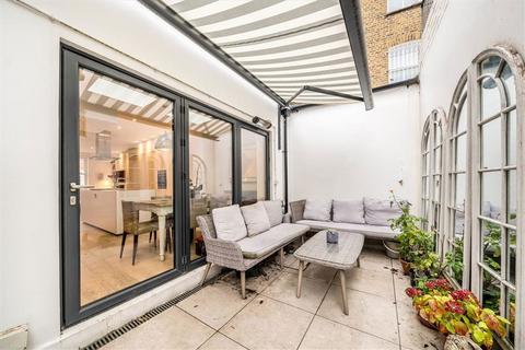 3 bedroom terraced house to rent, Colehill Lane, London SW6