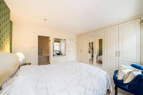 3 bedroom terraced house to rent, Colehill Lane, London SW6